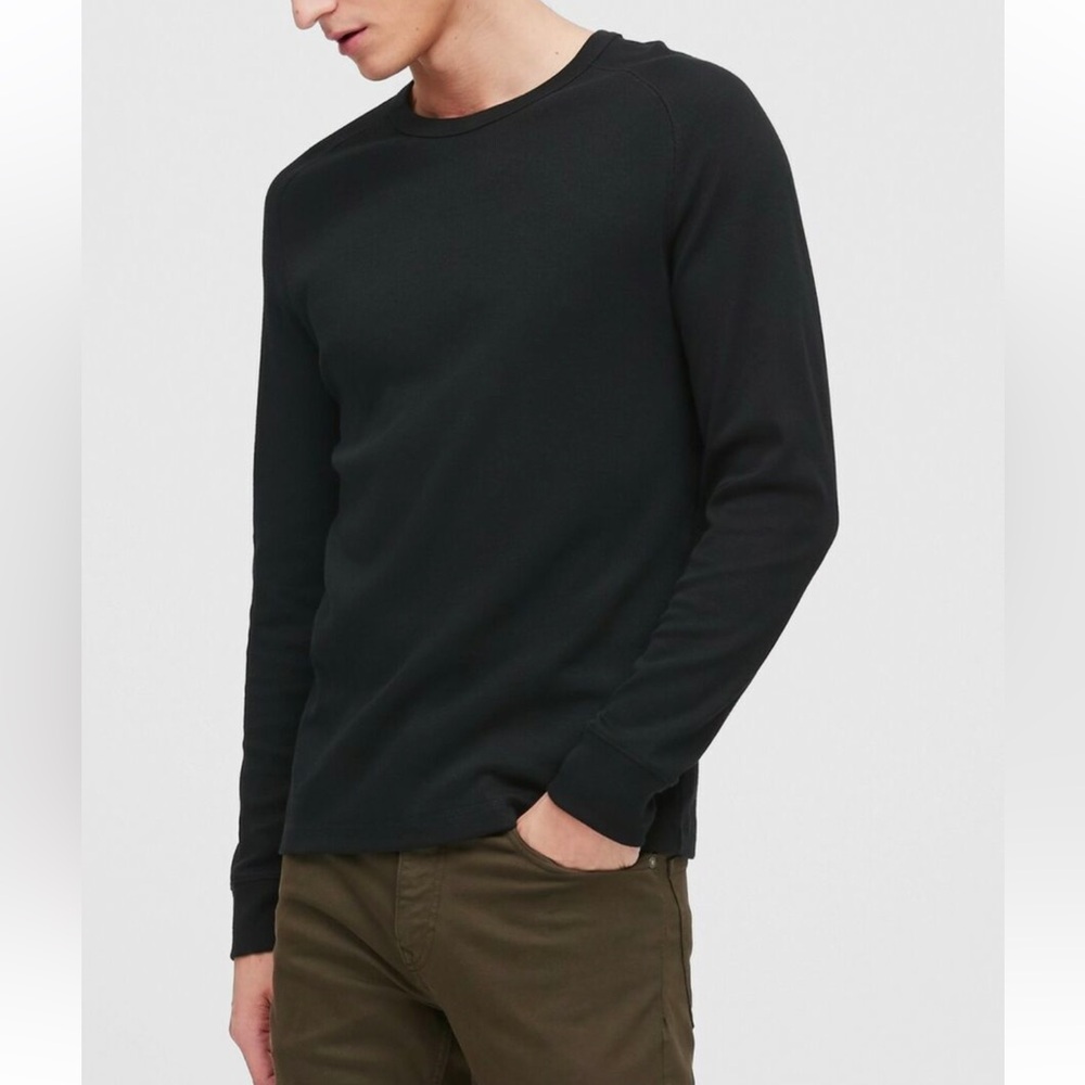 Men's BANANA REPUBLIC Core Temp Waffle Knit
long sleeve shirt - Black - M